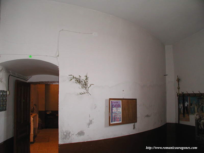 VISTA SUR DEL EXTERIOR ABSIDIAL; HOY INTERIOR DE LA SACRISTÍA ADOSADA